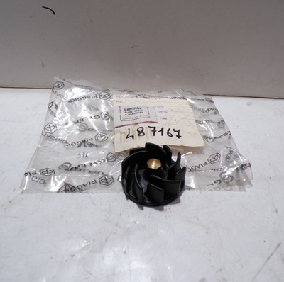 TARGHETTA HEXAGON PER PIAGGIO HEXAGON 125-150 LX-LXT-LX4 (573488 TARGHETTA HEXAGON PER PIAGGIO HEXAGON 125-150 LX-LXT-LX4 (573488