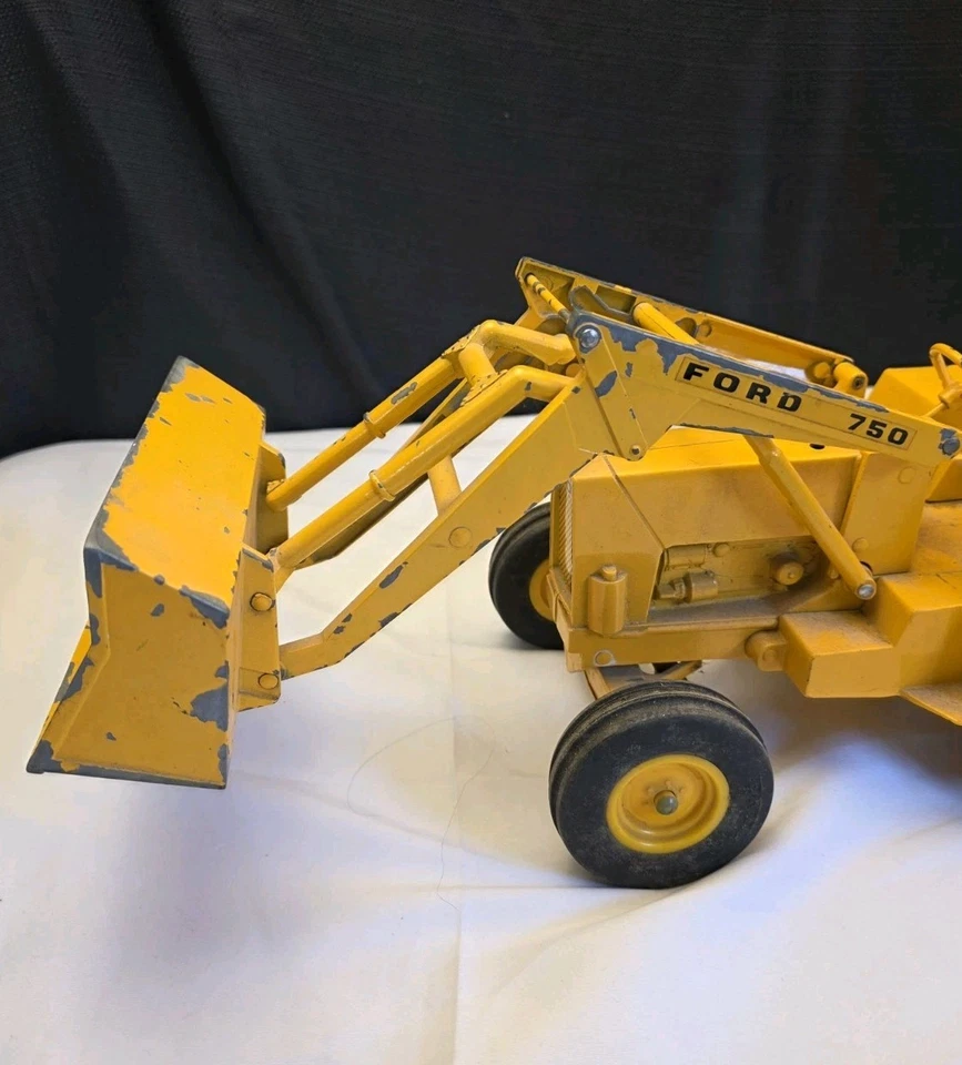 Vintage ERTL 1:12 Scale Ford 750 Backhoe Loader Diecast Tractor Metal Model - Image 3 of 4