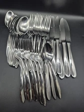 Oneida Moonstruck Stainless Flatware Set Of 36 Pcs.