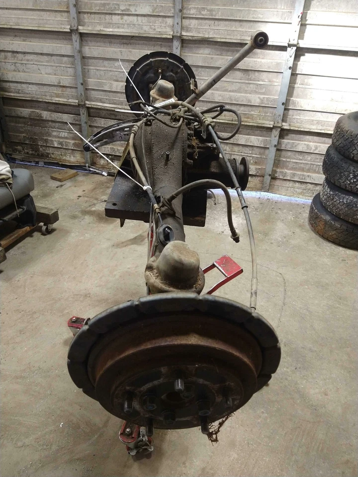 1991 - 1995 Geo Tracker Rear Axle Assembly 4.62 Ratio Auto Trans ONLY 124K OEM - Image 2 of 2