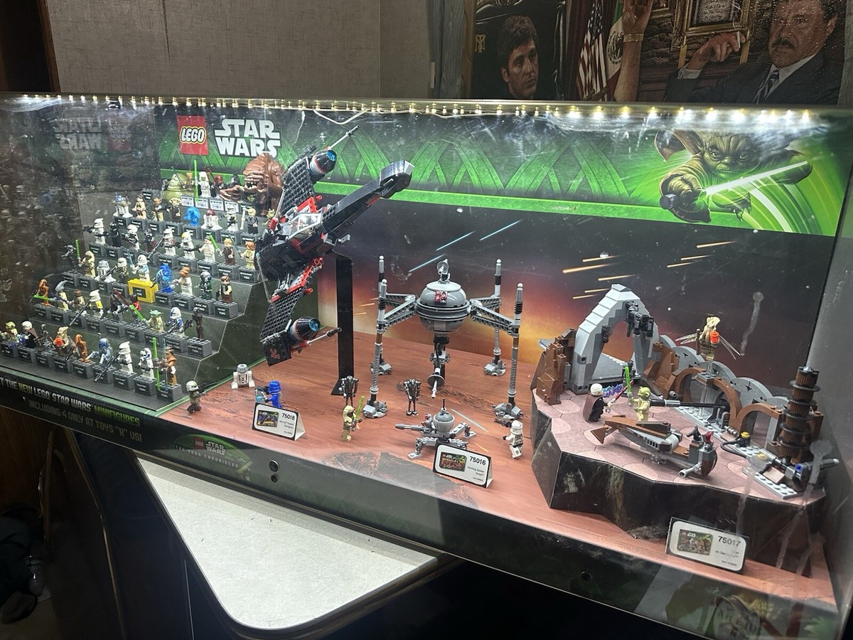 Lego Star Wars “The Yoda Chronicles FULL Display ULTRA RARE Toys R Us