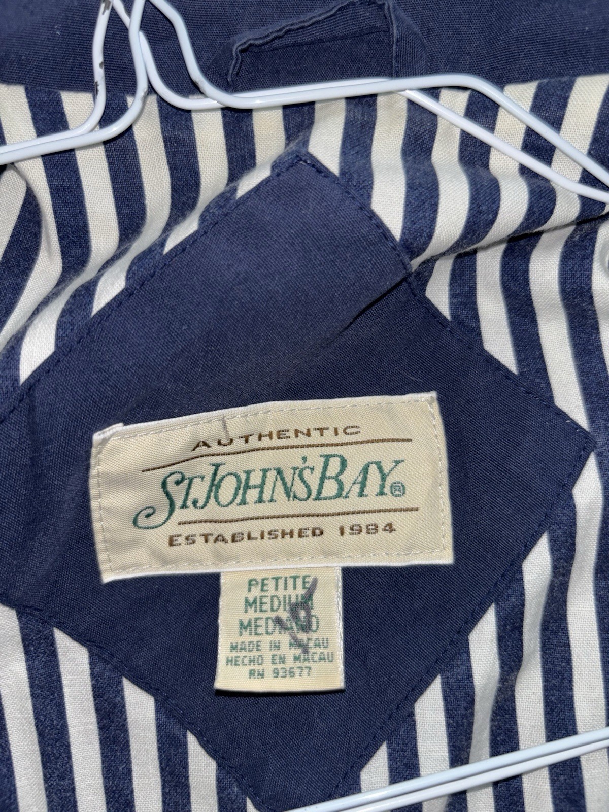 Authentic StJohnsBay jacket size medium - image 4