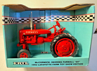 ERTL MCCORMICK-DEERING FARM ALL ''AV'' 1992 LAFAYETTE FARM TOY SHOW EDITION NICE!