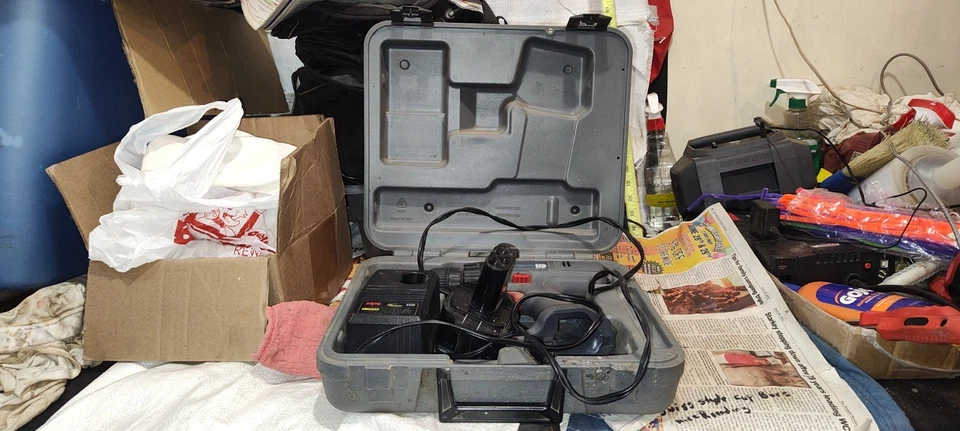 SKIL Cordless DRILL Driver - Model HD2745 - 12 Volt W/ Battery Charger & One Bat - Image 3 of 4