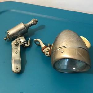 VINTAGE-1960S-1970S-BICYCLE-LIGHT-amp-GENERATOR-MADE-IN-HONG-KONG