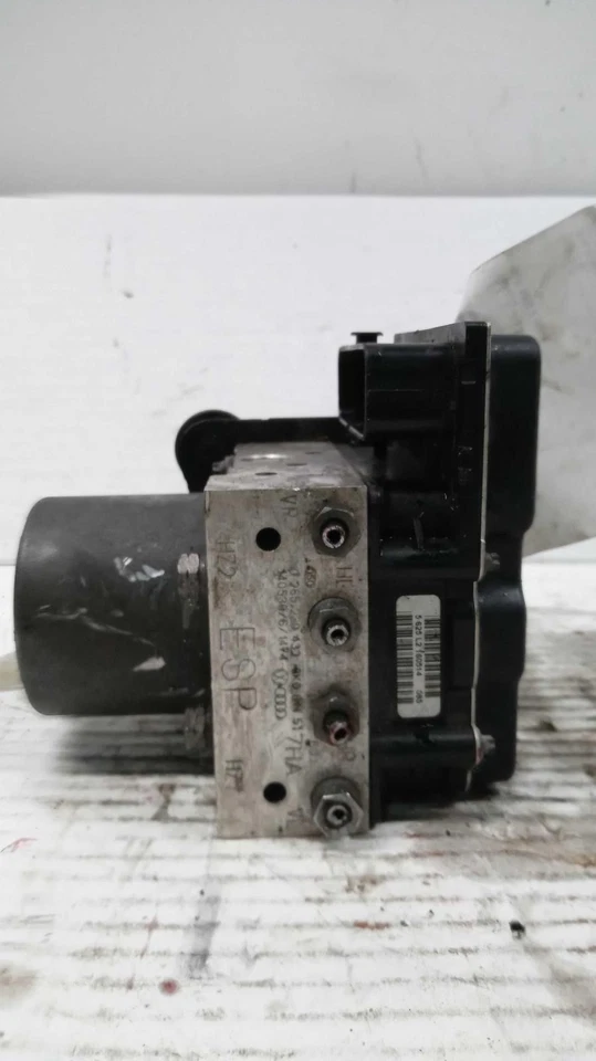 2015 AUDI A4 ABS Pump & Motor Assembly OEM 8K0614517GQ Black 127K Miles Foto 2 de 4