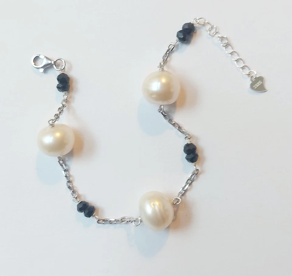 Bracciale in argento 925 con onice sfaccettata, spinello nero e perle barocche - Immagine 2 di 4