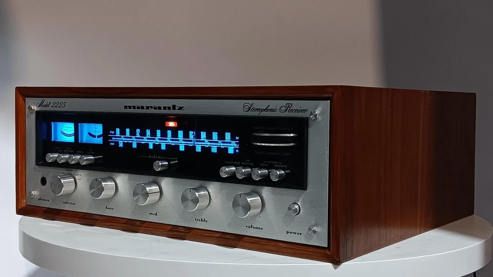 Marantz 2225 Stereo Receiver - komplett restauriert - 1 Jahr Garantie - gratis WC