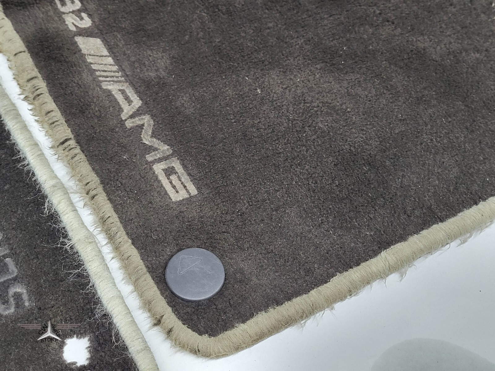 Mercedes R170 SLK32 AMG Floor Mat Carpet Black Set Right + Left 0204