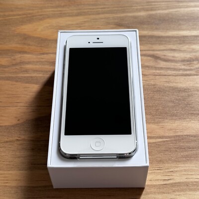 Apple iPhone 5 - 32GB - White & Silver (Unlocked) A1429 (GSM) for