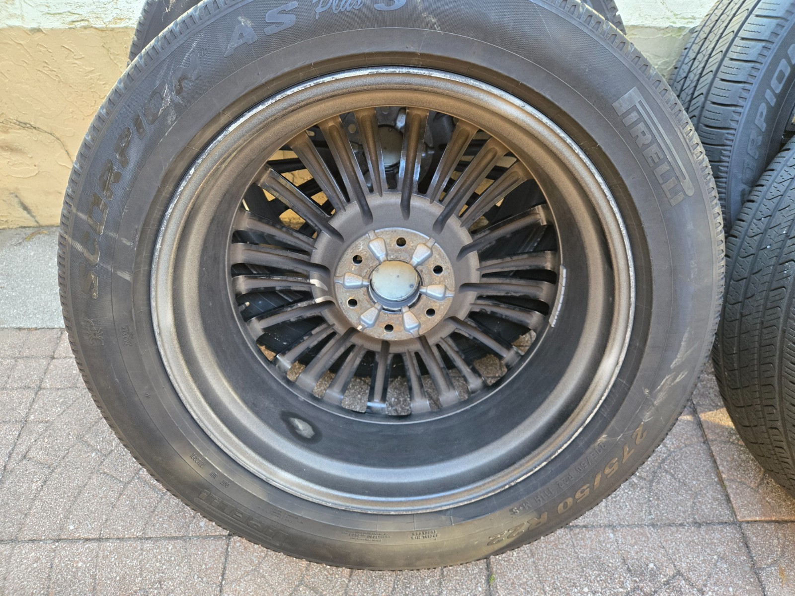 WHEEL RIMS AND TIRES  2019-21 INFINITI QX80 22" OEM RIMS AND TIRES (SET OF 4)