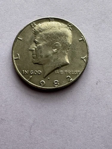 1982 P Kennedy Half Dollar (1) Clad Coins Circulated Very Nice!  N 454