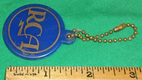 RCA Plastic Keychain Blue Fob Clean! 1 1/2 Inch (Old Logo) "BEACON USA" - Picture 2 of 2