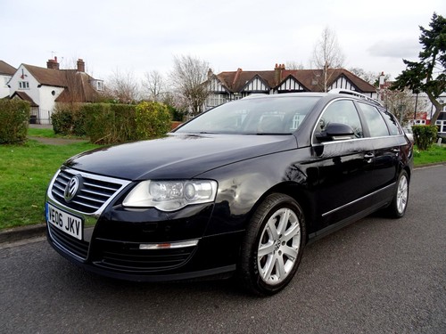 Volkswagen Passat 3.2 FSI V6 SEL DSG 4Motion 5dr - Picture 3 of 12