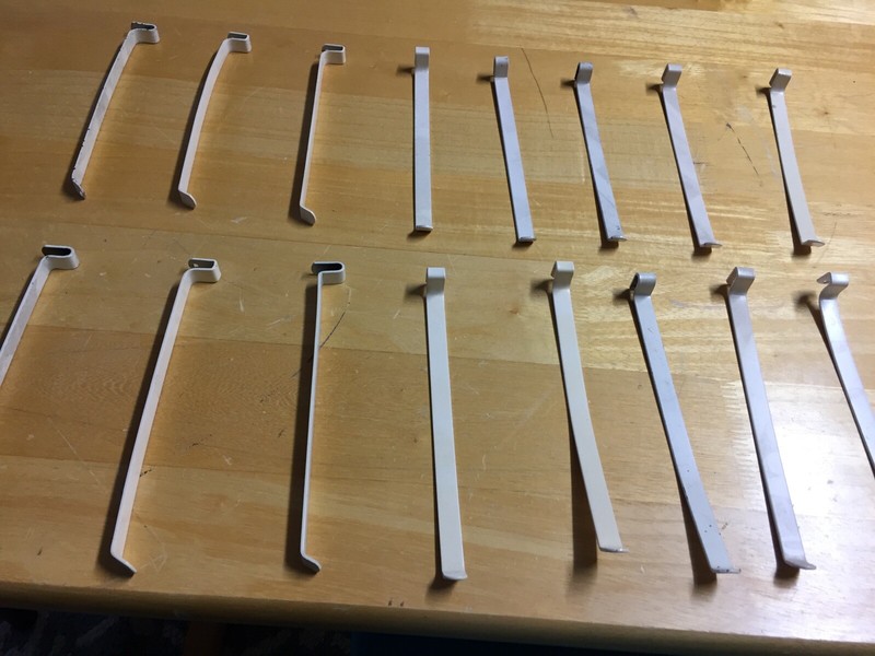 metal hooks Set Of # 20 For $5