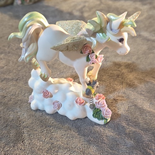 Dreams Come True Rainbow Dreams Unicorn Figurine No 2576 1999 vintage bumblebee