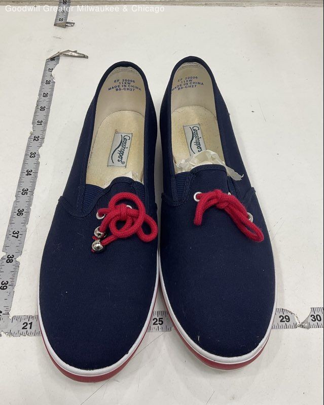 Grasshoppers Women's Navy Blue Slip On Shoes Size 11 IOB