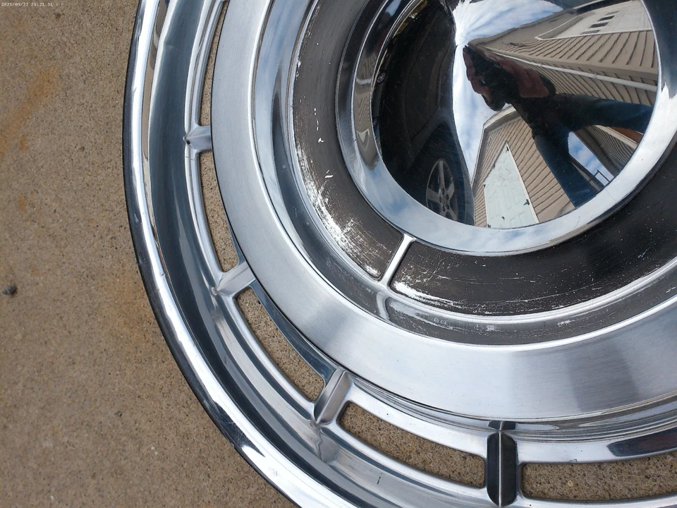 Juego de 4 tapacubos Buick Electra-Lesabre 1960 15" Deluxe usados Foto 4 de 4