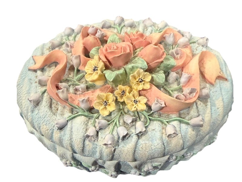 Heritage House Trinket Music Box Celebration Of Love- Song-You Light Up My Life