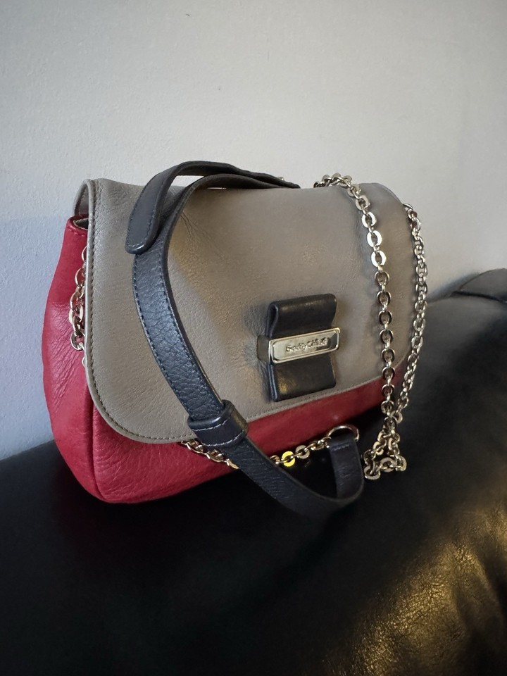 See By Chloe - Fine Learher two tone color hand bag Red Beige
