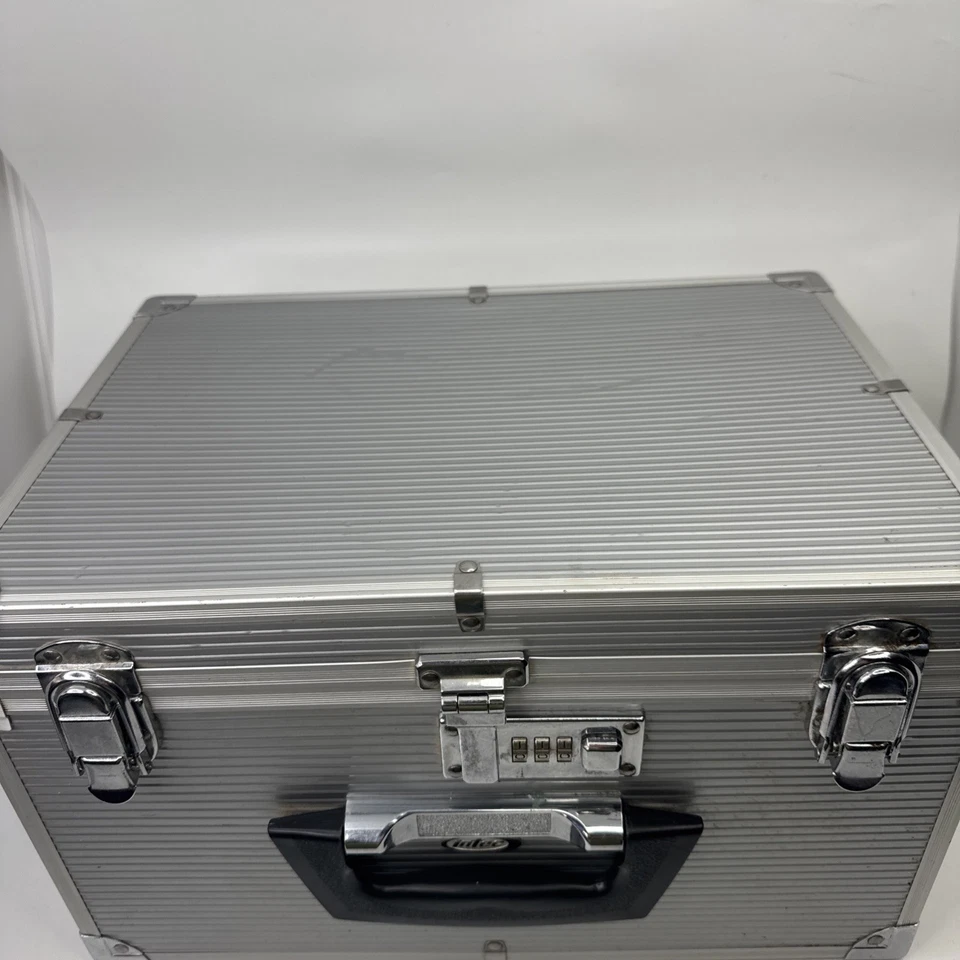 GameCube Pro Gamer Kit Intec Aluminum Metal Carrying Case suitcase game cube wii - Image 4 of 4