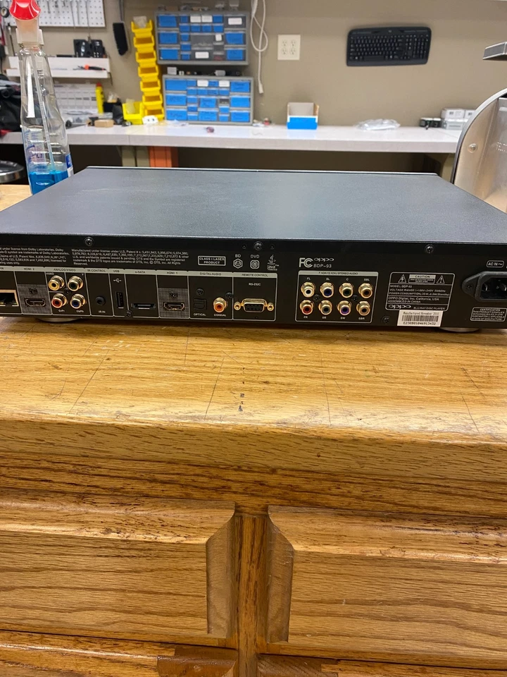 Reproductor Blu-ray 3D Oppo BDP-93 usado sin control remoto Foto 2 de 2