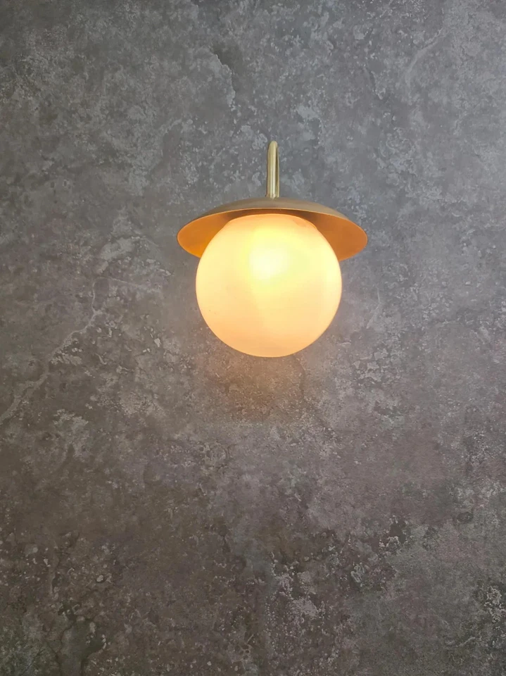 Aplique de pared de latón hecho a mano: luz de tocador moderna con vidrio blanco regalo de Navidad Foto 4 de 4