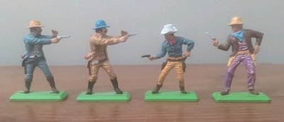 Vintage Britains Super Deetail Cowboys Set of 4 Painted Plastic Metal Stands