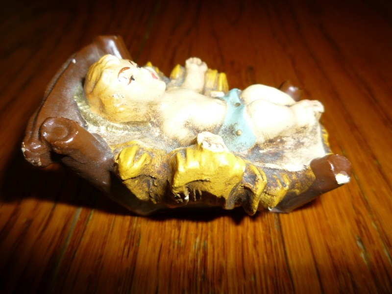 Fontanini  - "BABY JESUS" - 2 1/4" Long --  Nice Details & Colors