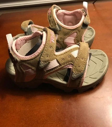 Sandalias Teva Niñas Rosa/Tostado Punta Abierta Impermeables Nuevas en Caja Niñas Pequeñas Talla 10 M Foto 3 de 4