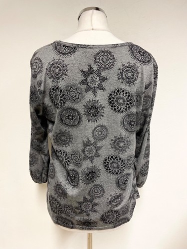 LAKELAND GREY & BLACK PRINT STRETCH JERSEY MIDI SKIRT & MATCHING TOP SIZE 16 - Picture 3 of 6