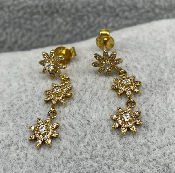 Orecchini Donna in Argento 925 dorato pendenti di Stelle ricoperti da brillanti - Immagine 4 di 4