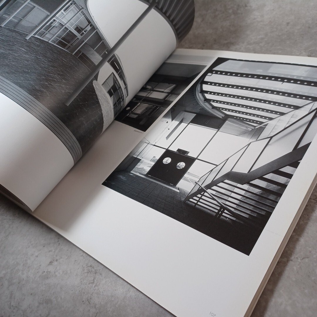 アート・デザイン・音楽 GA ARCHITECT 17 TOYO ITO GA Architect 17. Toyo Ito 1970 - 2001 ：English - Japanese