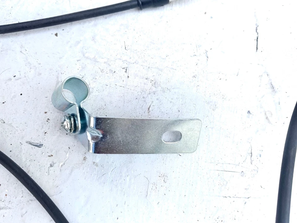 Isuzu Opel Campo P/U UTE Modelo 1988 96 Guardabarros Antena Mástil Potencia Radio Nuevo Foto 4 de 4