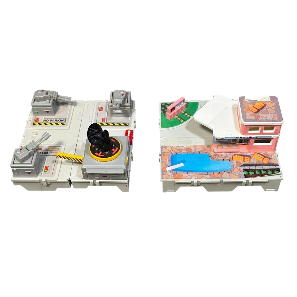 Vintage Micro Machines Galoob Travel City Playset Lot Buildings Airport Planes - Image 2 of 4