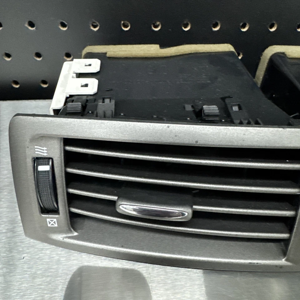 06-08 Lexus IS250 IS350 tablero central ventilación de aire calor ajuste CA panel bisel - GRIS Foto 4 de 4