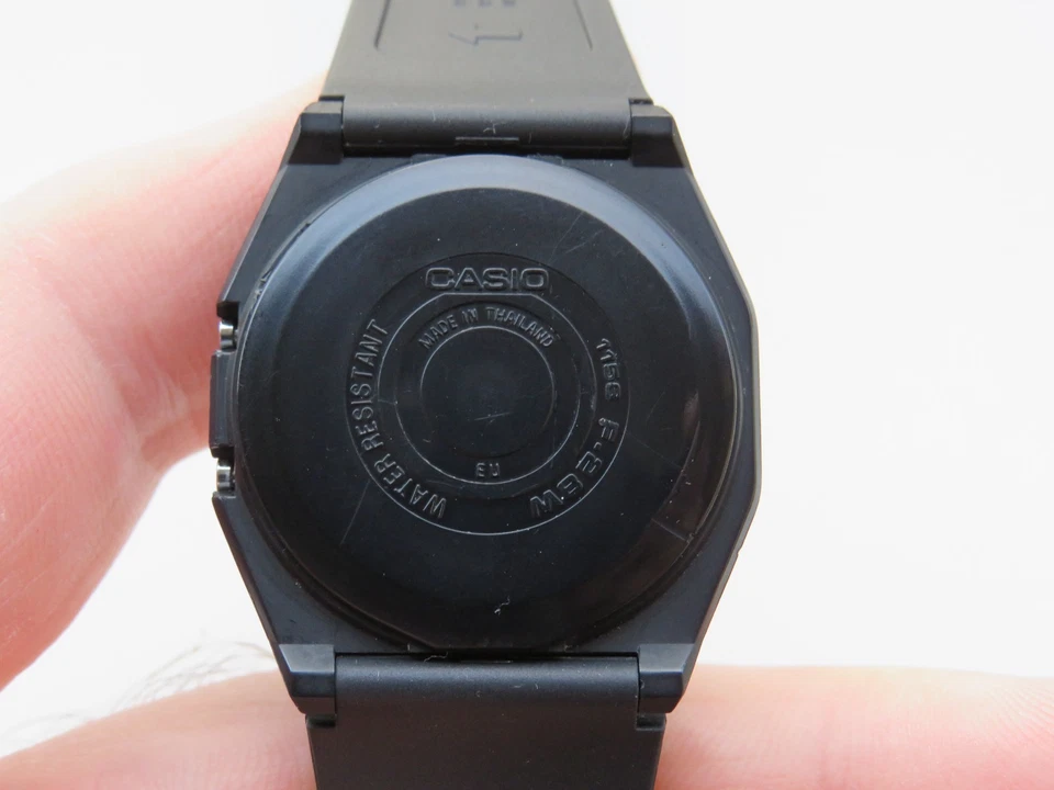 Vintage mens quartz lcd wrist watch CASIO F-28W 1980s - Image 4 of 4