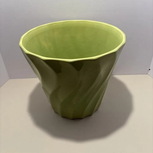 Vintage Bauer Pottery Swirl #10 Green Planter Flower Pot. D-42