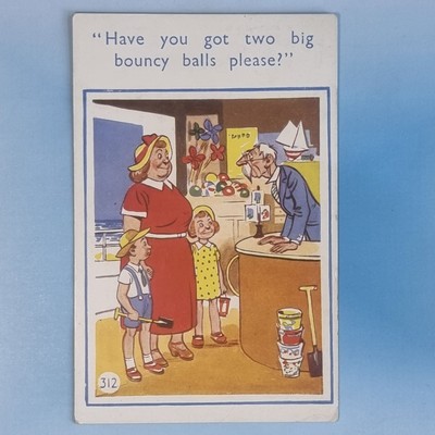 Comic Postkarte um 1950 Fat Lady Beach Shop zwei große Hüpfbälle Ladenbesitzer