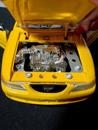 Steel Tec Model Kit Build 1:18 Scale 1994 Ford Mustang GT Die Cast - Picture 5 of 15
