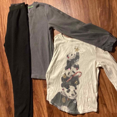 Girls size Juniors 10/12 Mixed Christmas Lot. -Pjs &Thermals + Bonus shirt - Picture 3 of 3