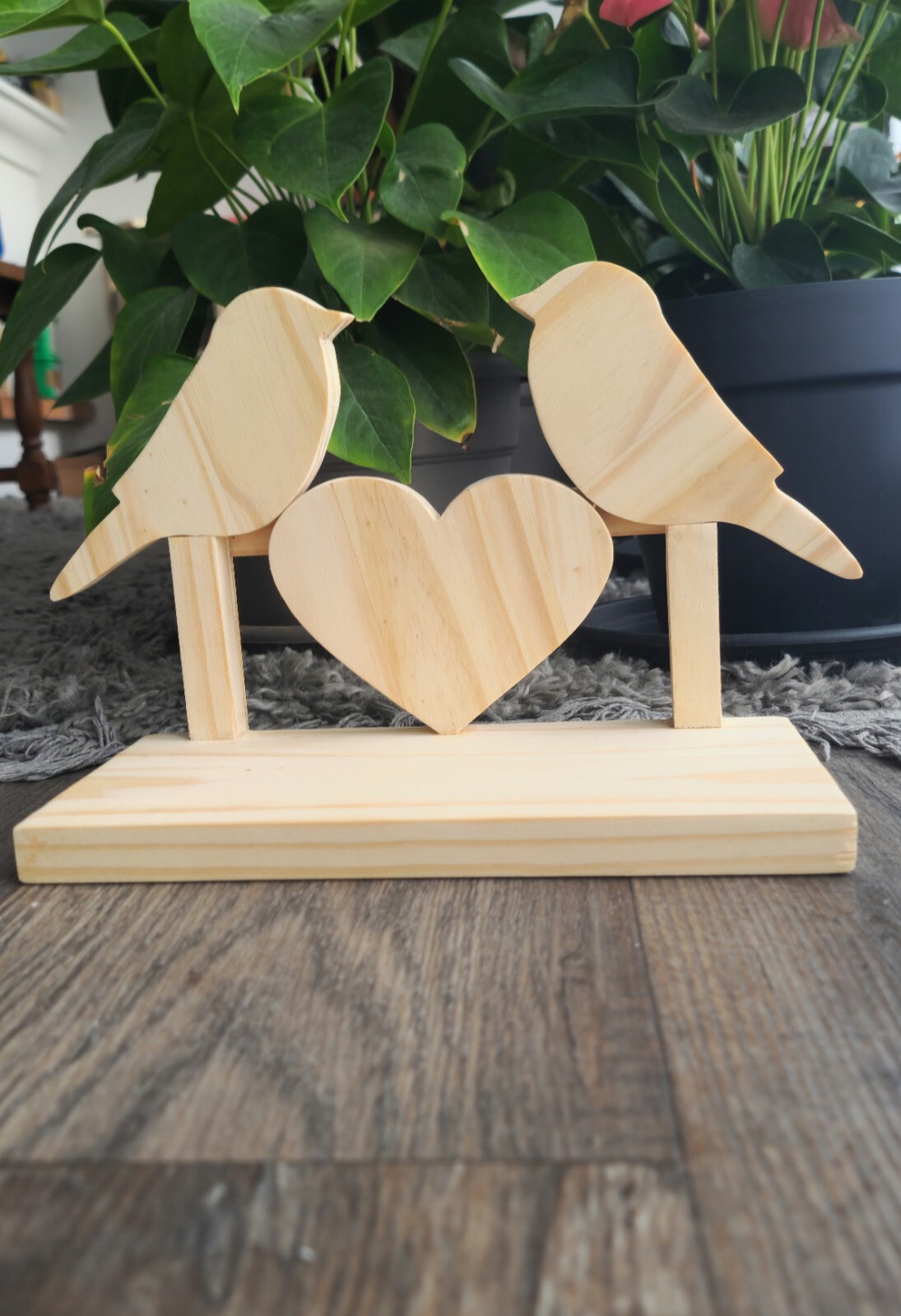Décoration en bois oiseaux et cœur, le cadeau de mariage idéal en chêne