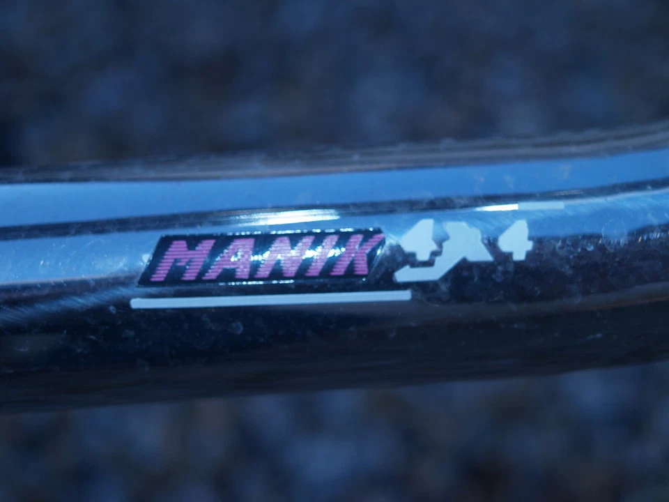 Manik 4x4 烤架护罩 — 第 2/2 张图片