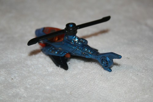2023 Hot Wheels BATMAN Design BLU & NERO & ARANCIONE DC COMICS Batcopter sciolto - Foto 4 di 5