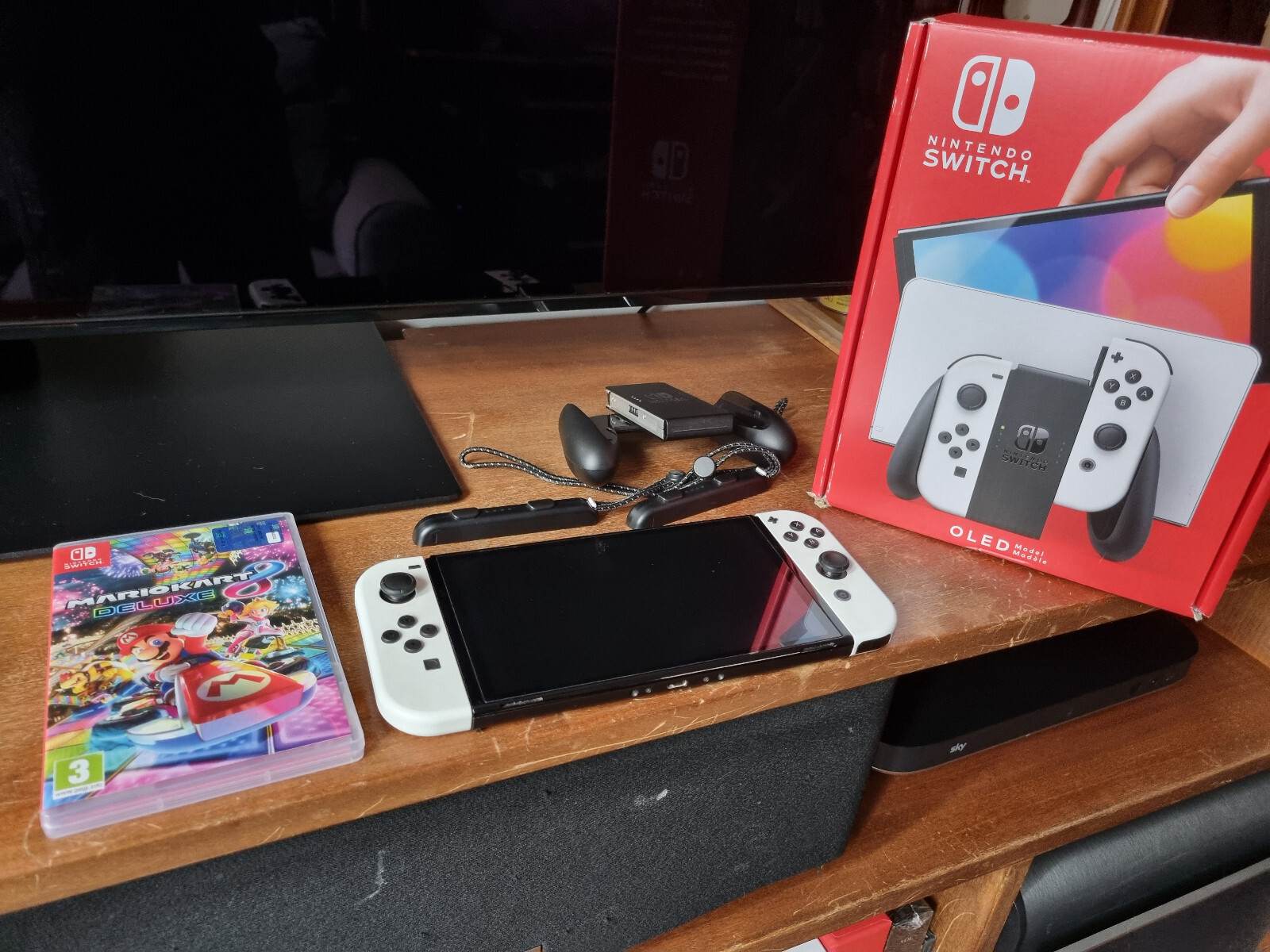 Nintendo Switch Modello OLED HEG-001 Console Portatile - 64GB - Bianco