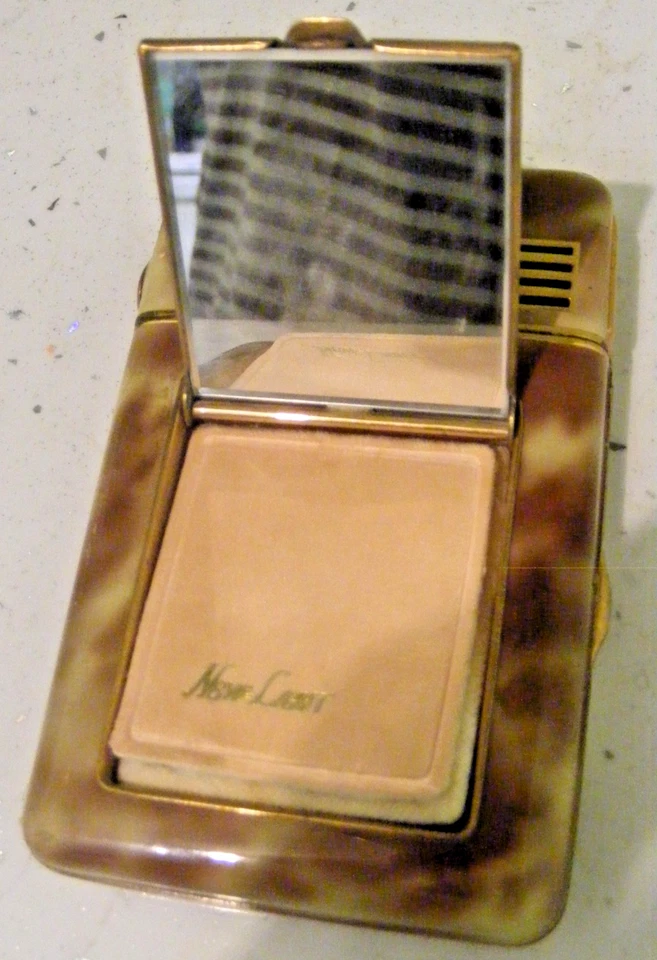 Vintage 1930s powder compact with cigarette case, lighter, enamel case - Image 4 of 4