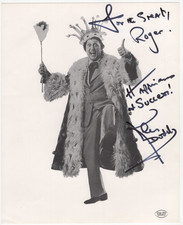 Ken Dodd Signed 8 x 10 Photo / Autographed British Comedian & Actor