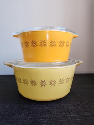 Vintage Pyrex Town & Country Cross Stitch Star Casserole Dishes With Lids