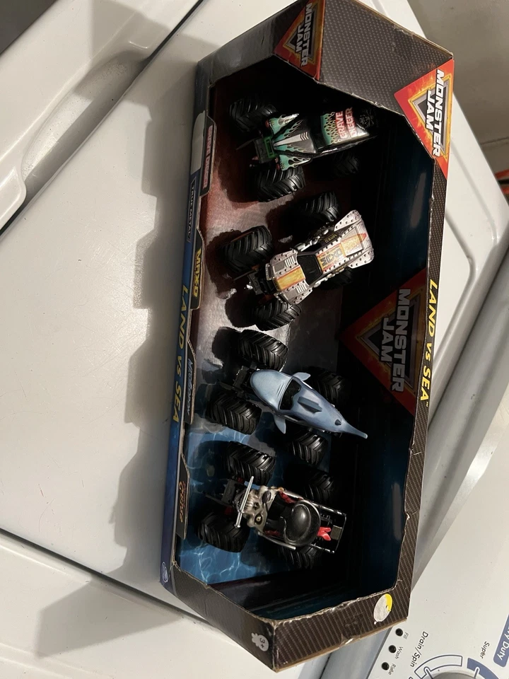 4 Pack Monster Jam Land vs. Sea Monster Trucks 1:64 Scale, Kids Toys for Kids - Image 3 of 4