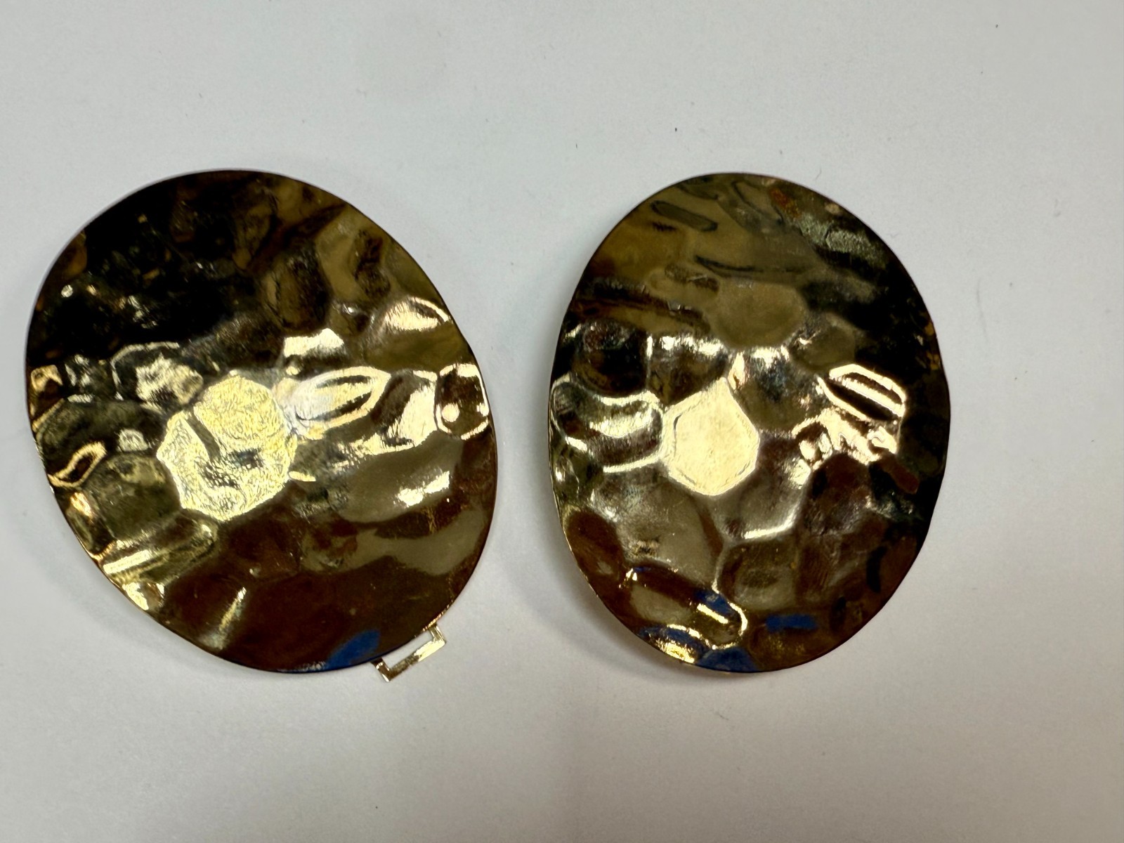 Oval Hammered Textured Interlocking Two Piece Gol… - image 8